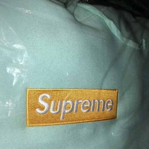 Supreme box logo